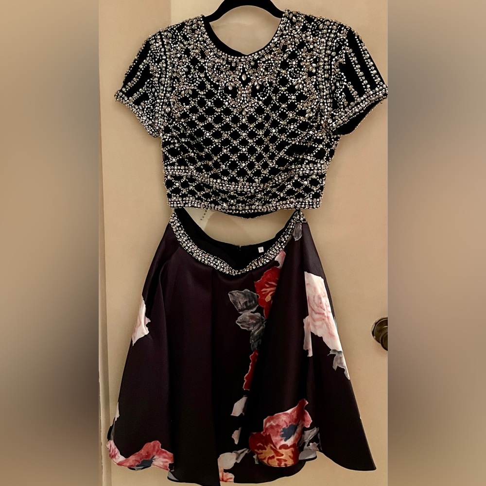 Lucci Lu Size10 2 piece rhinestone Prom Homecoming formal Pageant Cocktail Dress